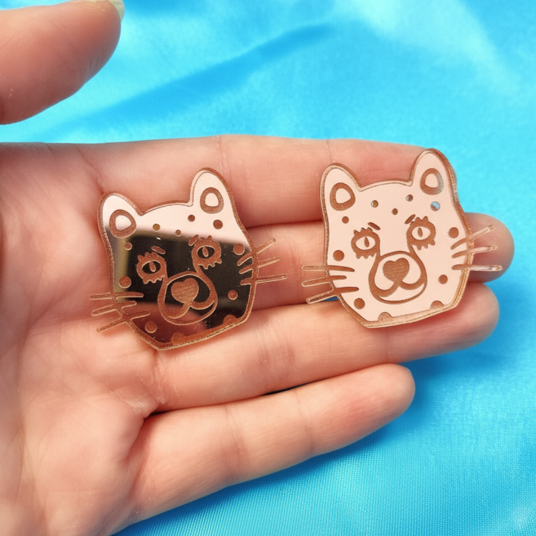 Cheer-tahtah stud earrings (rose gold)