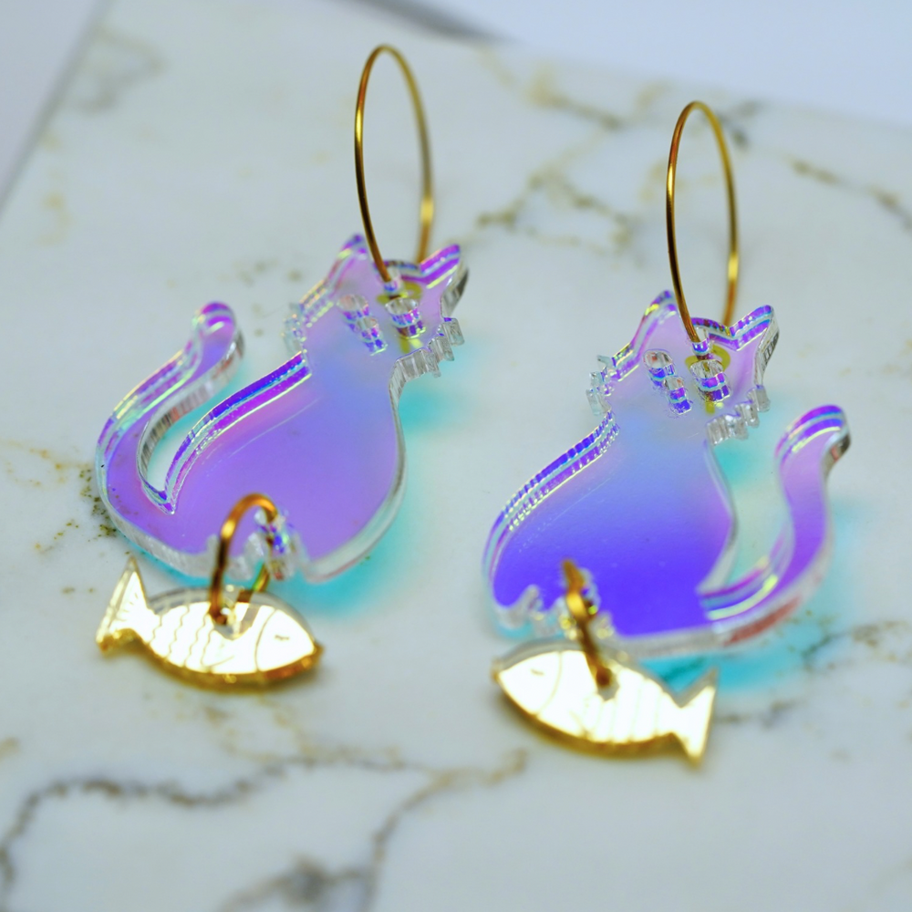 Iridescent Earrings: A Little Colour That Changes With the Light