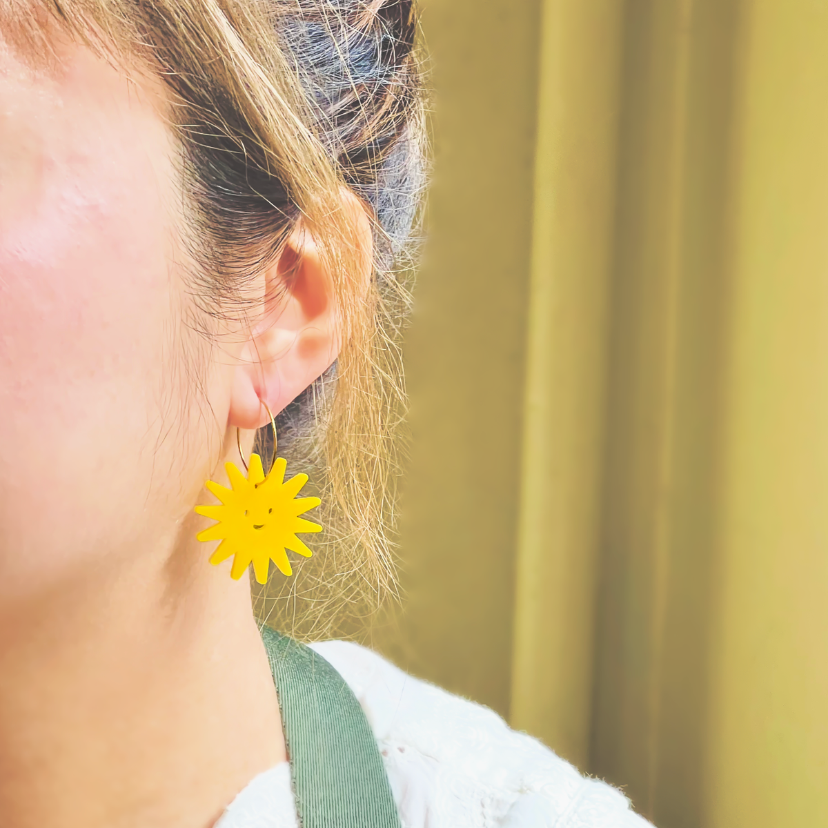 Acrylic Little Star Creature earrings