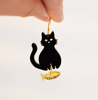 Kuppi and bear acrylic cat earrings 