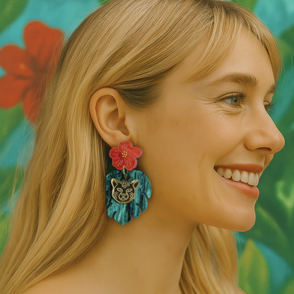 Hibiscus Cheer-tahtah with tropical leaf earrings