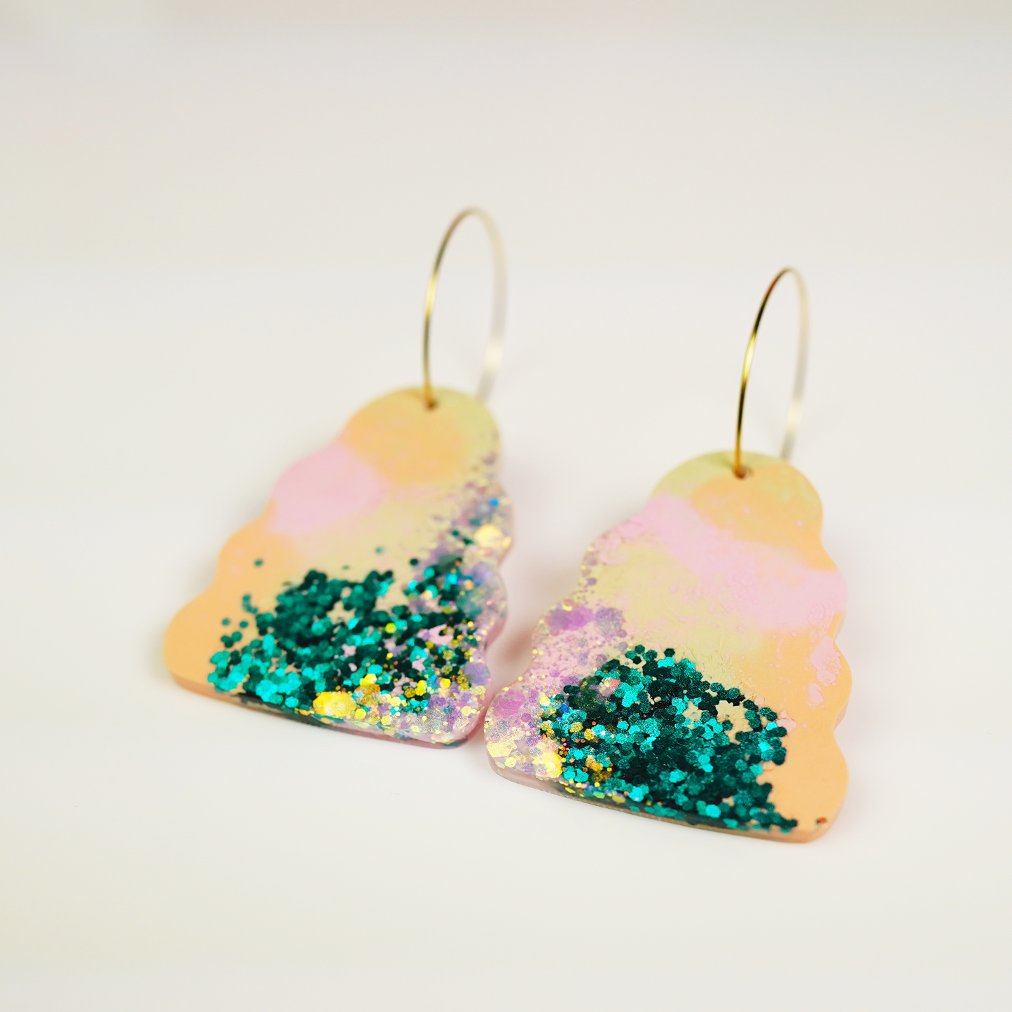 Resin Wavy Bella earrings