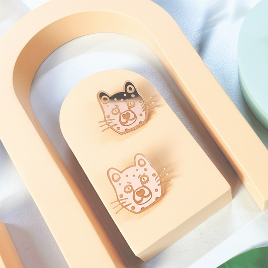 Cheer-tahtah stud earrings (rose gold)