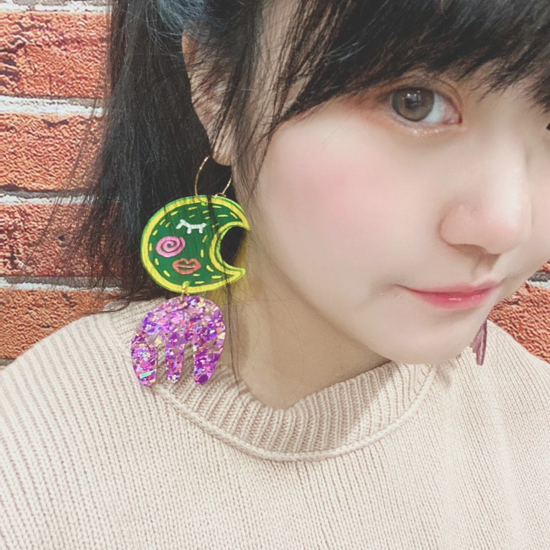 Sleepy moon acrylic earrings (purple)