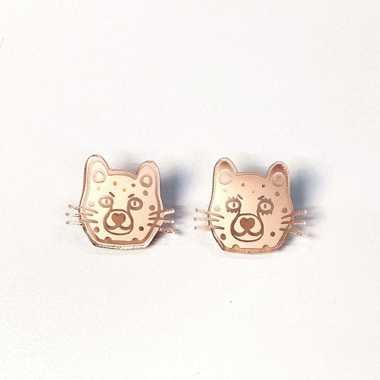 Cheer-tahtah stud earrings (rose gold) -  Stud earrings -  Kuppiandbear